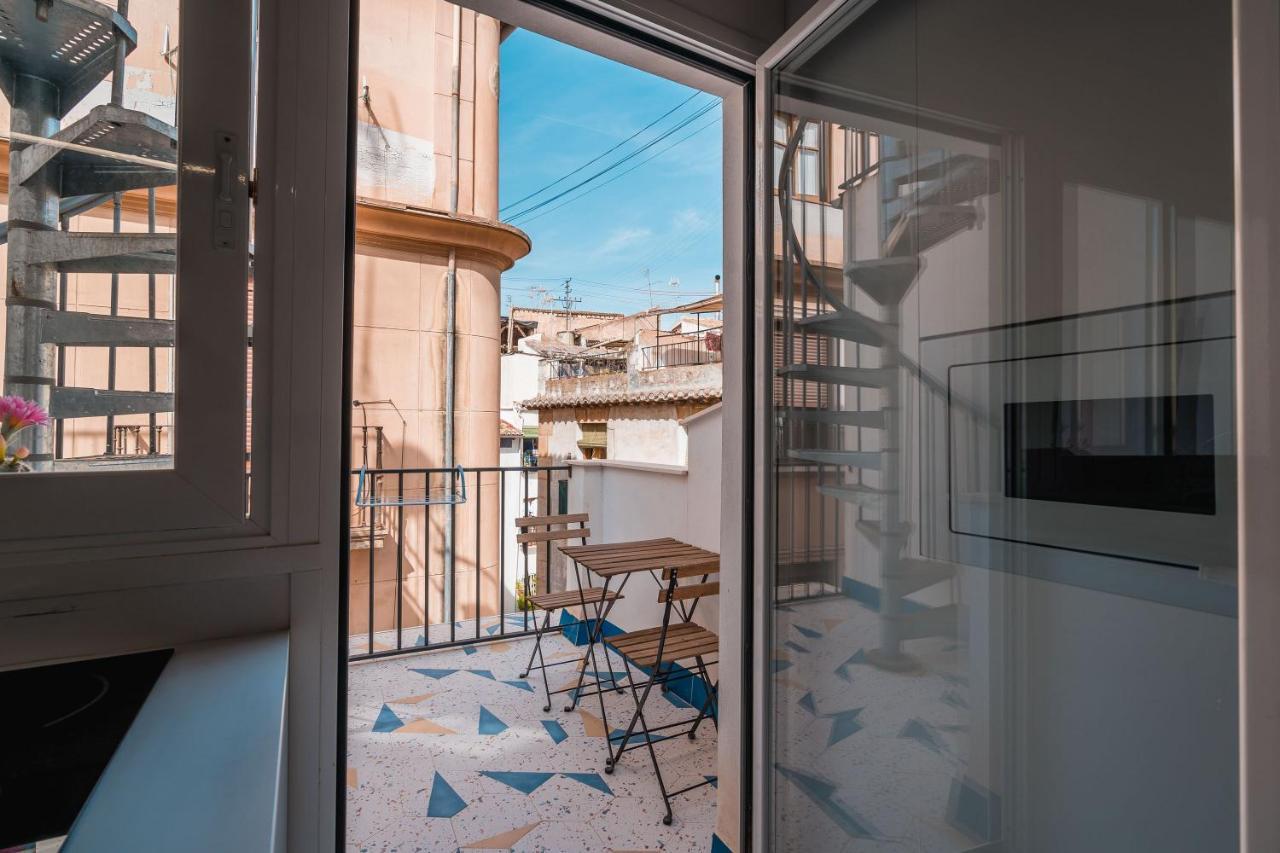 - Apartamento Junto La Alhambra Y Albaicin - Qh Eme Suites, Granada